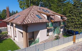 Fenyves Apartmanok
